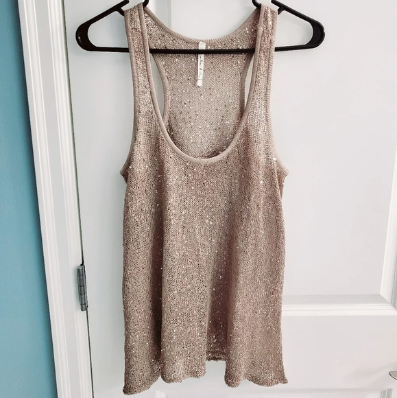 Willow and Clay sequins top NWOT - Picture 2 of 8